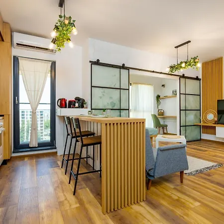 Botanic Nest Panoramic