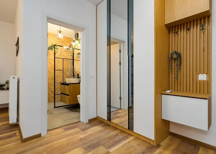 Botanic Nest Panoramic